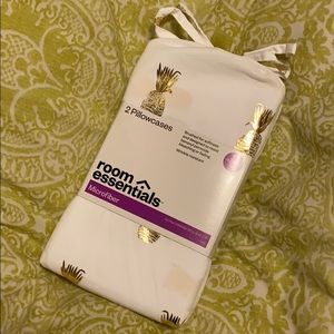 2 Standard Golden Pineapple Pillowcases